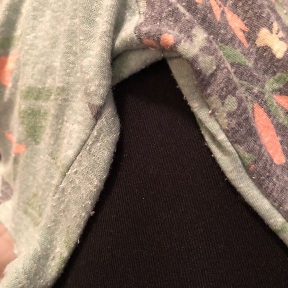 LulaRoe S Perfect T - Picture 4 of 4